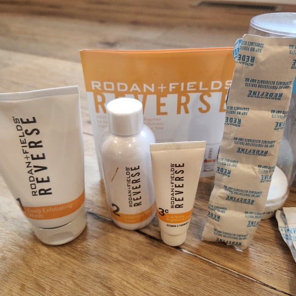 Rodan + Fields Set - Picture 3 of 4